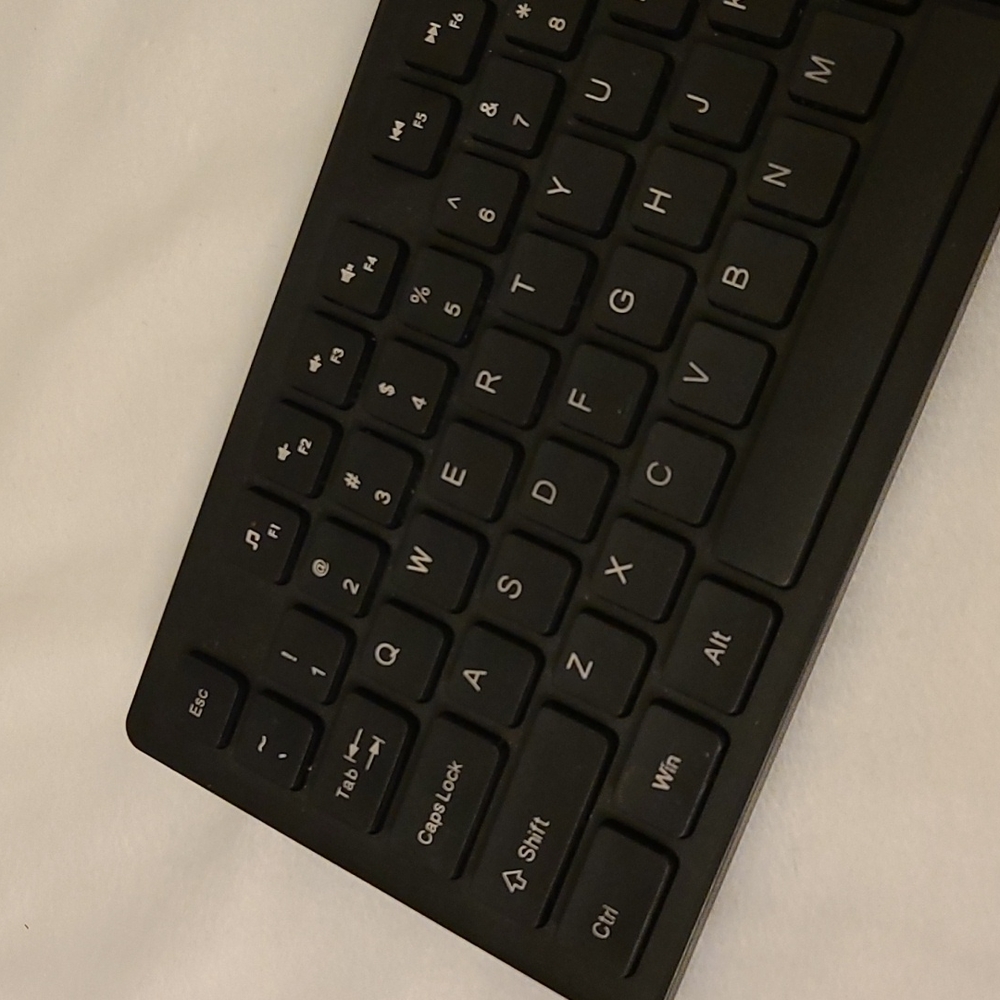Wireless Keyboard Model: G9300 - Picture 12 of 13